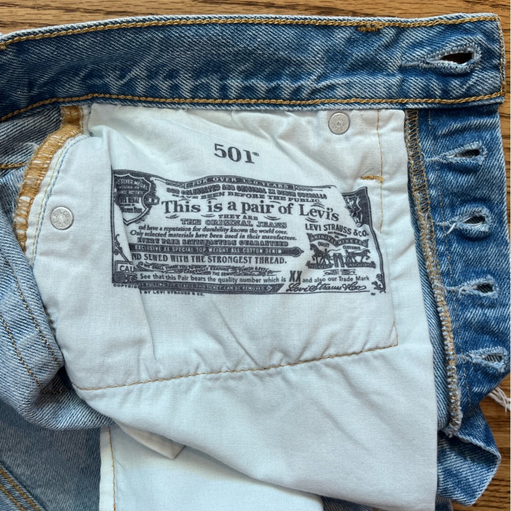 levi’s 501 high waisted denim shorts - Picture 5 of 6